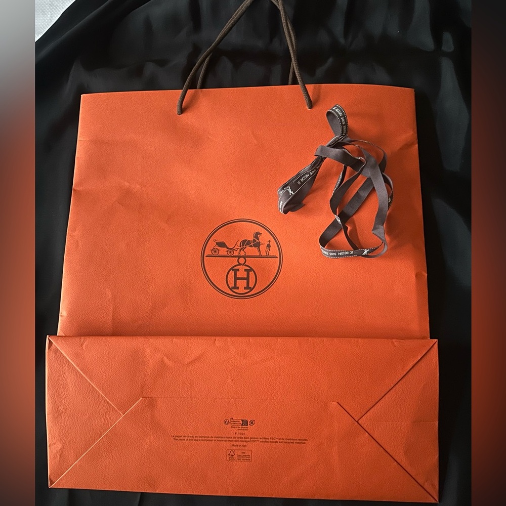 Hermes Large Shopping Bag with Ribbon 16 x 18 x 7 - Picture 6 of 7